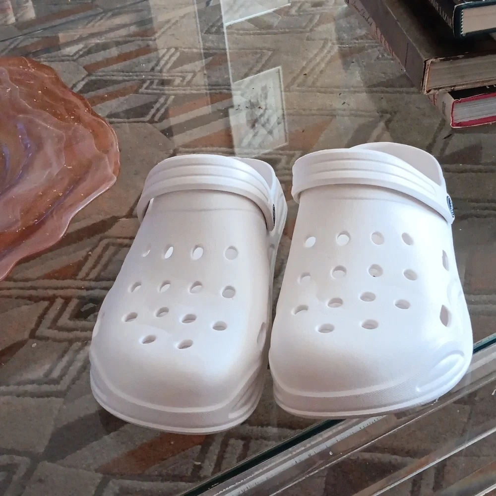Unbranded new clogs 9. 5-10 - Picture 1 of 3
